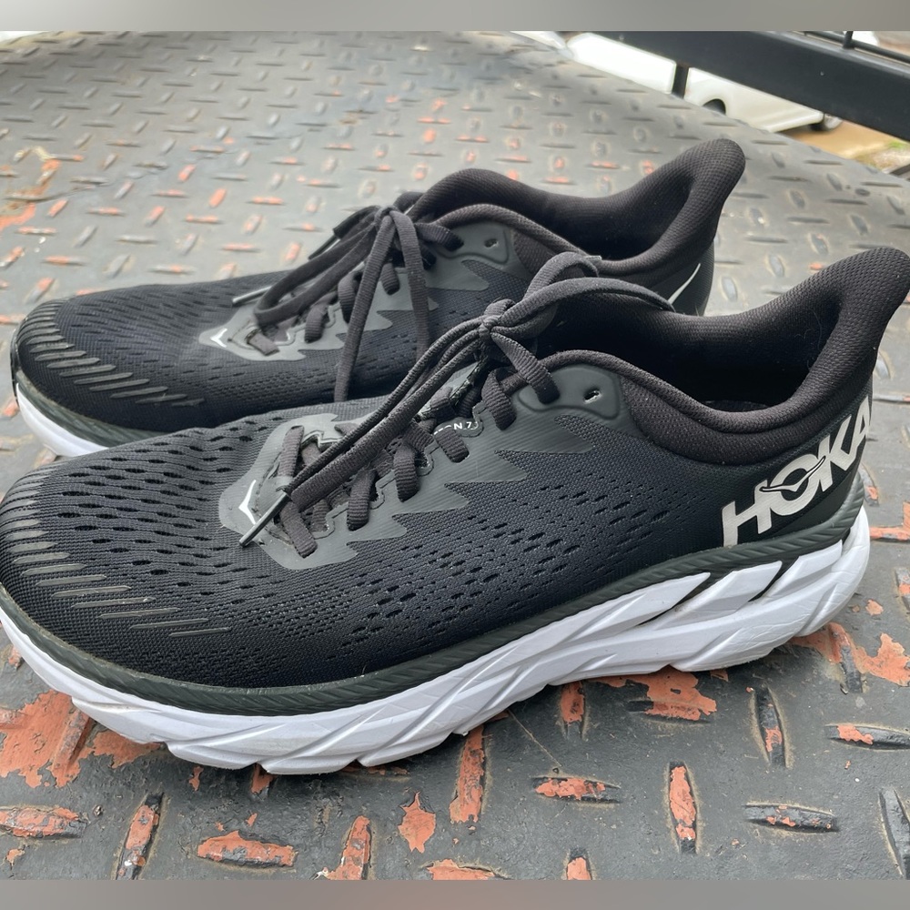 Hoka Clifton 7 Black running shoes